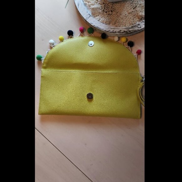 Mainstreet Collection MSC Yellow Pebble Grain Pleather clutch wristlet pom - Picture 3 of 5